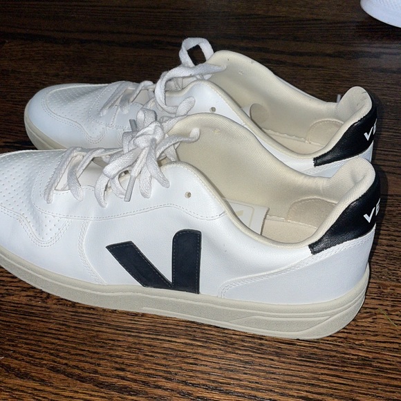 Veja Gender Inclusive Esplar Sneaker - Picture 5 of 11